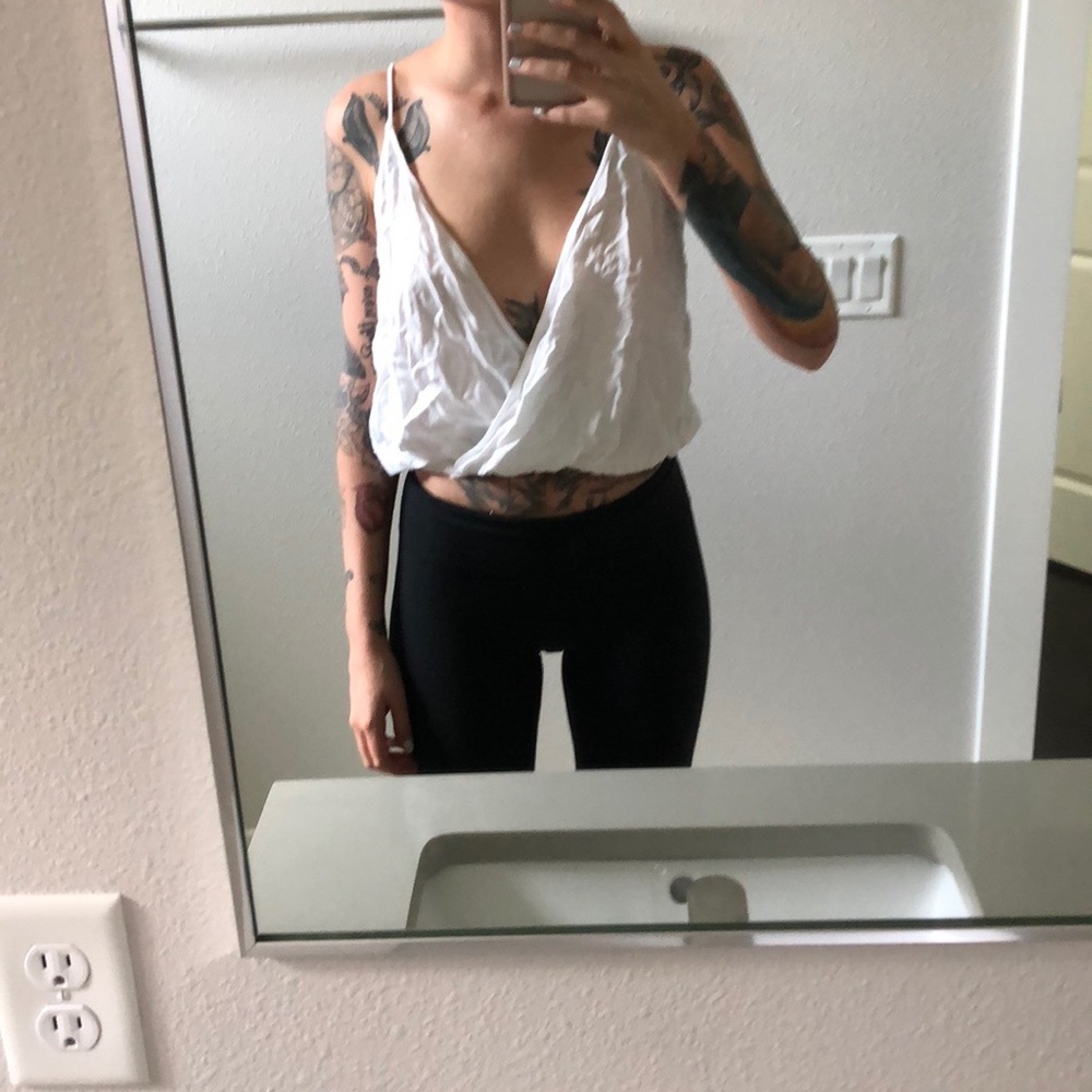 Brandy Melville cropped top - Picture 4 of 6